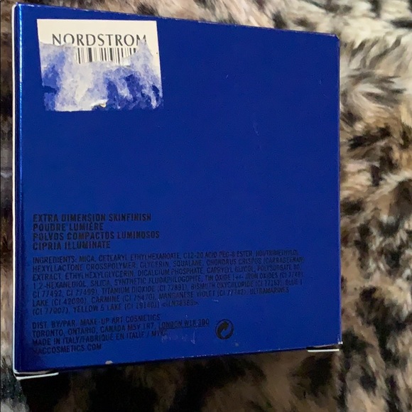 ✨Shaft of Gold✨Mac extra diminish skin finish - Picture 7 of 8